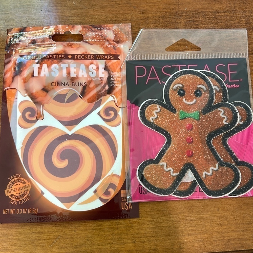 Two pairs of pasties holiday gingerbread cookie & tastease cinna-buns hearts new